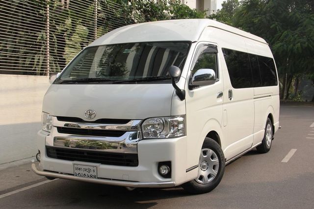 Quality Toyota Hiace Well Maintained Interior And Exterior Smooth Engine Performance Original Documents - Image 4