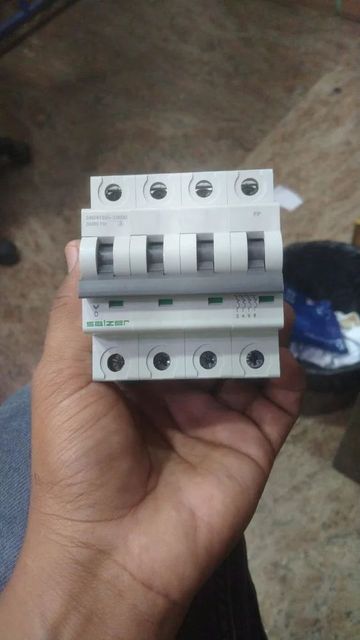 40A 4 POLE MCB SALZER AMPS 40A TYPE L&T POLE 4 POLE BRAND SALZER Rated current 40 A VOLTAGE 240 / - Image 2