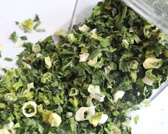 Dehydrated Spring Onion on Sale Origin China Addictive None Model NO. DVSO1 Grade Top Grade HS Code 0710300000 Moisture Content - Image 2