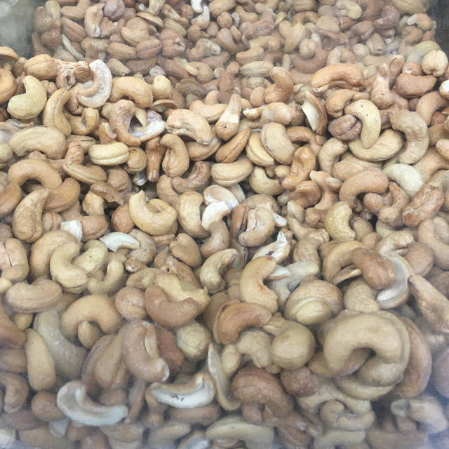 High Quality Raw Cashew Nuts With Large Size Cashew Nuts Supplied For Industrial Buyers And Wholesale Traders - Image 4