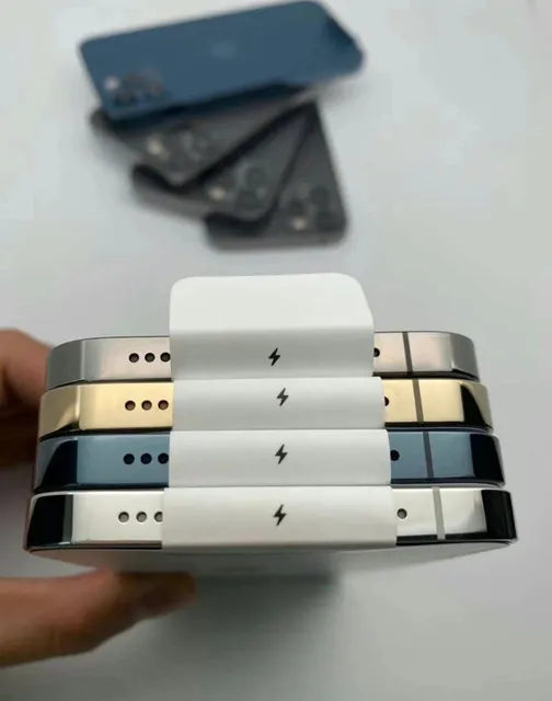 GRADE A LUXURY PHONES / IPHONES 12, 13, 14, 15, 16, 17 SUPER CLEAN ORIGINAL IPHONE - Image 3