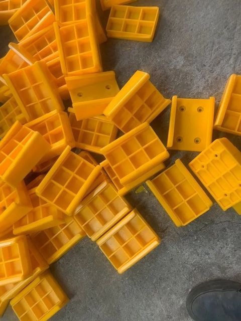 Screw Yellow Pvc travelling cable hanger Color Yellow Material PVC Capacity 30 kg Hook Type Screw Usage/Application Cable - Image 1