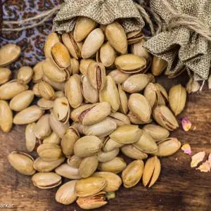 Wholesale 500g Dried Salted Pistachio Nuts High Quality Healthy Snack China Origin Ready to Eat Grade 1 8 Months Shelf Life - Image 2