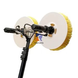Compact Solar Panel Cleaning Brush with Battery Operated Functionality - Image 1