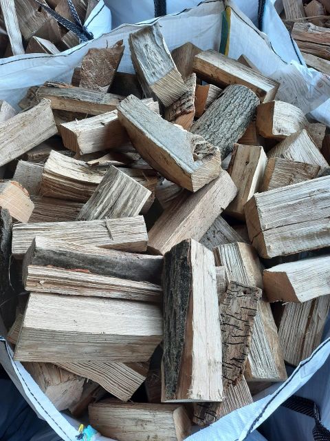 Top quality Premium Beech Firewood for Clean Long Burning Performance suitable for Indoor and Outdoor Heating Solutions Buy now Fast Delivery option Oak and Beech Firewood for Energy Premium Wood - Image 3