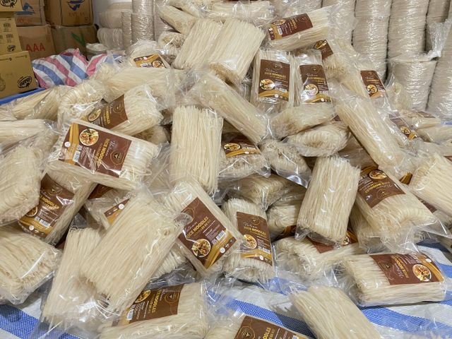 Wholesale price Vietnam Rice Stick Rice Noodles 5mm OEM Packing - watsapp +84866078412 - Image 6