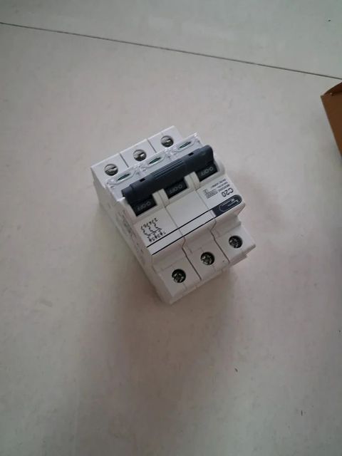 Mcb, 16 A Pole Count 3 Rated current 16 A Current Rating 20a Curve Type C - Image 3