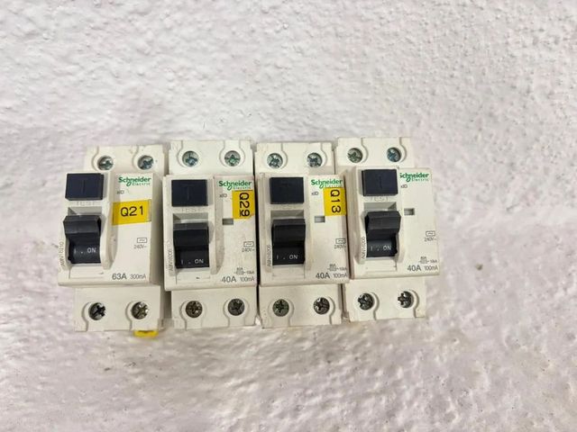 Rccb, 40 A Voltage 220V Frequency 50Hz Phase 220-415v Brand Schneider Alarm Contact No Rated Current 40 A Amp Range 32-40-63 - Image 5