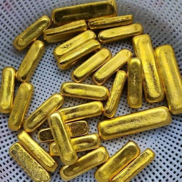 We have gold bars and rough uncut diamonds for sale. Purity : 98+% - Image 4