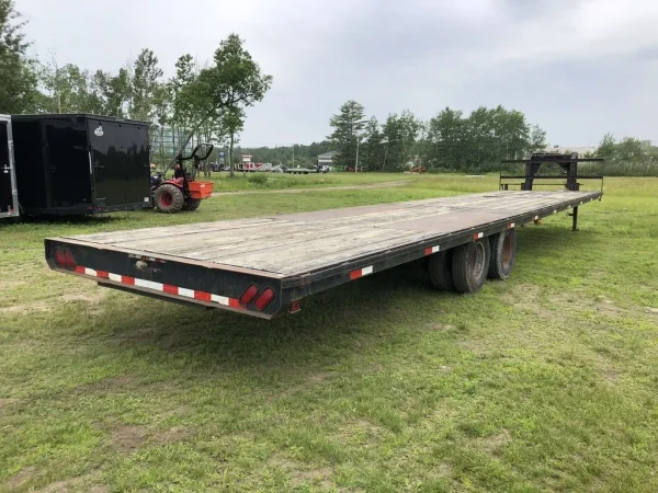 2002 Kaufman Trailers 101X40 Gooseneck Equipment Trailer w/ToolboxContainer Chassis and; - Image 4
