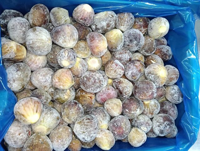 Fig frozen Grade 1 Taste Sweety Brand Name Sara Harvest Year 2025 Processing Type Iqf Quality Eu standards Storage Capacity 2000 Ton - Image 1