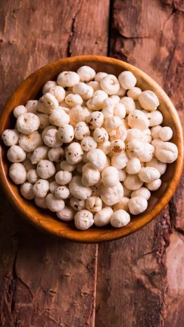 foxnut (makhana) Texture Crunchy Glycemic Index Low Fiber Content High Caloric Content Low Shelf Life 9-12 Months Source Direct From Farm - Image 4