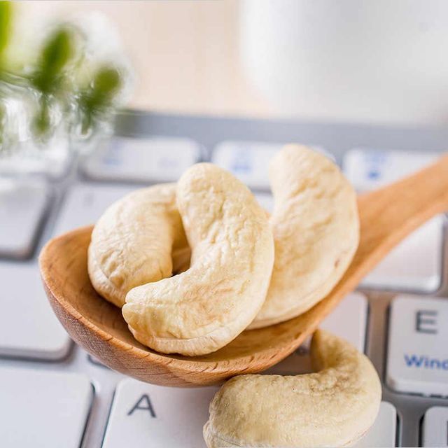 Original Flavor Cashews, High-quality Dried Fruits, Wholesale. Sourced From The Orig, Plump Size, Rich Nutrition. - Image 3