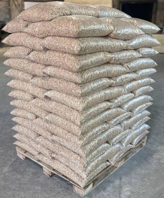 Wood Pellets 15kg Bags Biomass Fuel for Heating System Durable 6mm Pine Oak Hardwood Pellets - Image 4