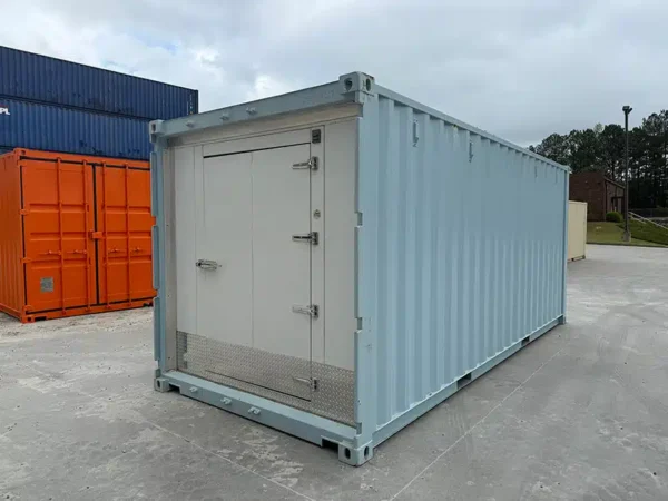 Used Shipping Containers / 20FT WALK-IN COOLERS AND FREEZERS - Image 4