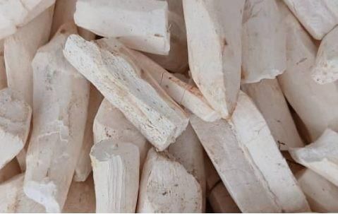 Cassava chips Organic Yes Port Mombasa Origin Kenya Features Floury Sizes Various Sizes Freshness Level Other Product Form Dried - Image 1