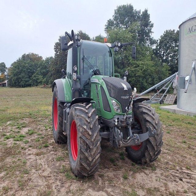 Powerful Fendt 513 Vario Tractor with for Engine Gear Drive 4WD High Productivity for Maximum Heavy Draft Power - Image 4
