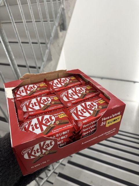 Premium Quality KitKats Milk Chocolate with 4 Finger Dark Chocolate Buy Wholesale - Image 2