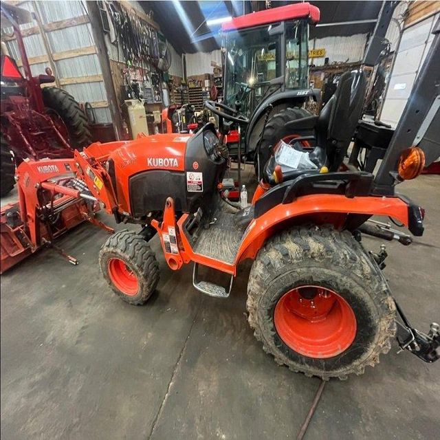 Best Price Used Kubota B2601 4x4 Agriculture Mini Garden Tractors Fast Delivery In Stock - Image 5