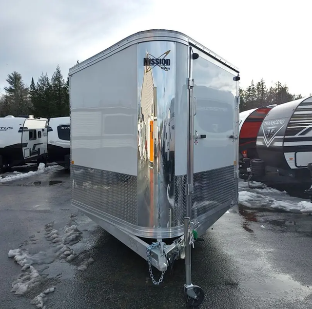 Enclosed Trailers / 2024 Mission Trailers 101×24 Aluminum 4/5-Place Drive In/Out Deckover w/Galvanized Pkg, Canopy - Image 3