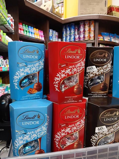 Finest Lindt Chocolate Creamy Milk And Dark Selection Excellent Quality Wholesale Price Fresh Stock - Image 1