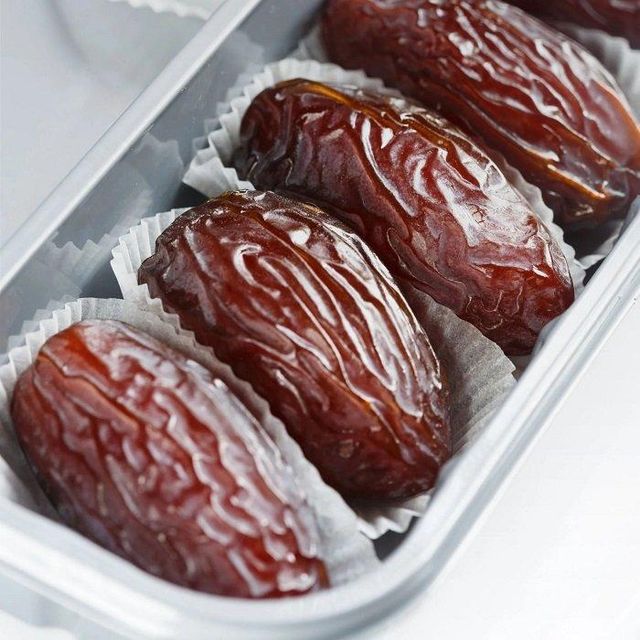 High Quality Organic Sokari Dates Sweet Soft Snack Fruit AD Dried with Box Packaging Water Preservation - Image 3