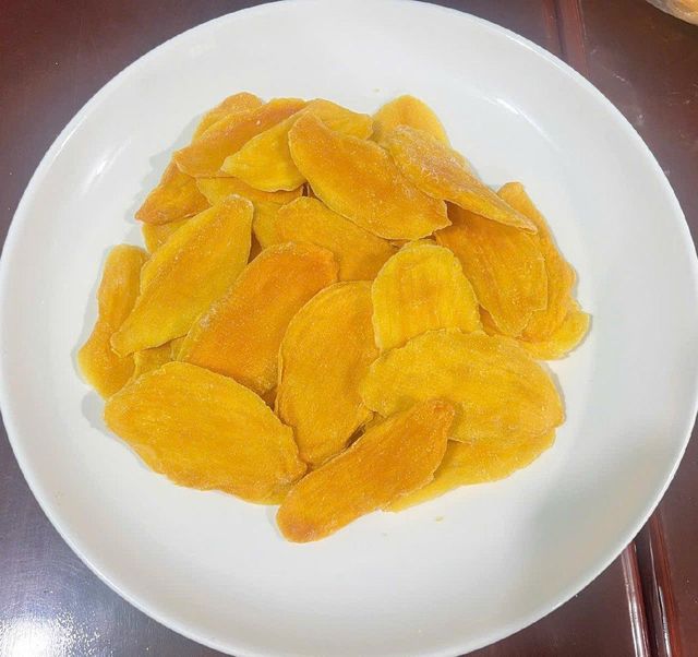 500gr Soft-Dried (Sweetened) Keaw mango Delcious and healthy snack with special offer price - Image 3