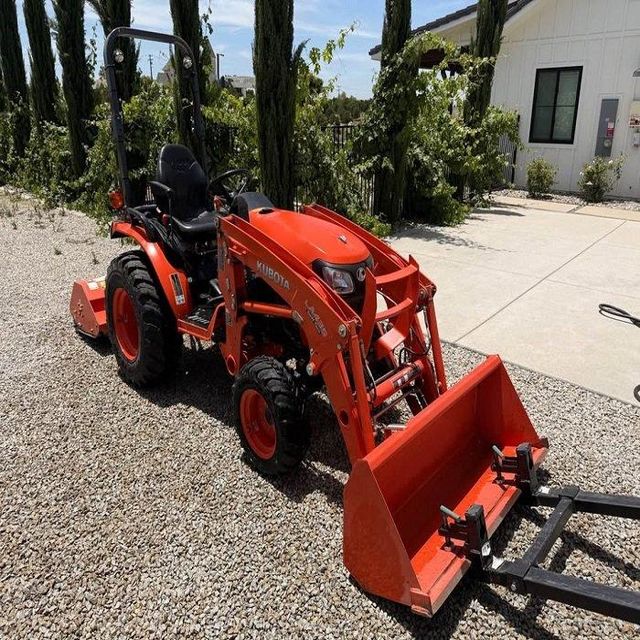 Kubota B2601 Compact Tractor 4WD Diesel Engine Farm Equipment Small Agricultural Tractor Heavy Duty - Image 3