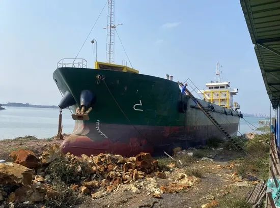 High-Performance Chinese Container Ship for Transport - Image 2
