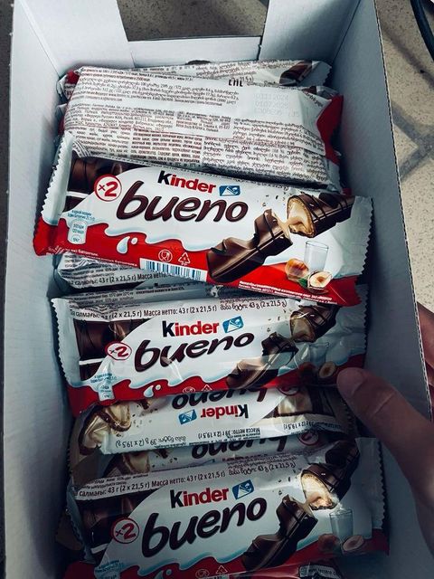 Wholesale Kinder Bueno Chocolate Crispy Wafer Filled with Delicious Hazelnut Cream Premium Quality Buy Online - Image 2