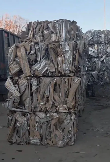 6063 Aluminium Extrusion Scrap, 99% Type scrap Grade 6063 Packaging 100 Place of Origin uk Material 6063 Aluminium Form Other, Pipes, Profiles, Rods, Sheets, Wire - Image 4
