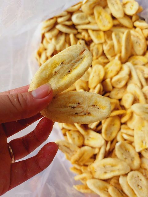 Wholesale Crispy Dried Banana Chips Vietnam Natural Banana Snack Bulk Supply Export Quality - Image 5