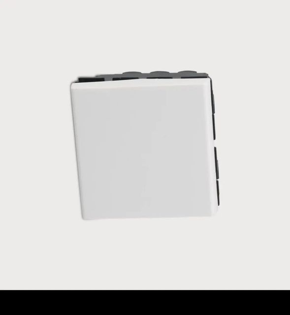 SPN Distribution Box IP Rating IP33 Type of Box TPN Door Type Double Door Connection Type 24 Way Cable Entry Bottom - Image 2