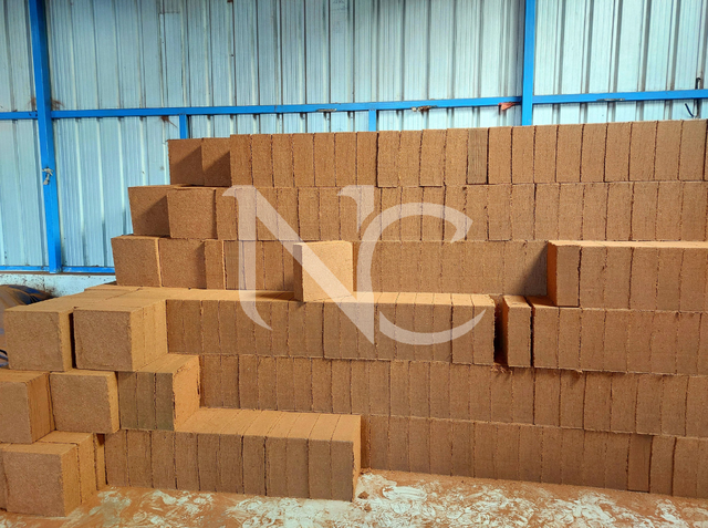 Coco Peat Volume 16.5+ Expansion Time 30 Sec Moisture Content 15-16% Average Bale Weight 4.8 Kg Sand Content Below 10 - Image 1