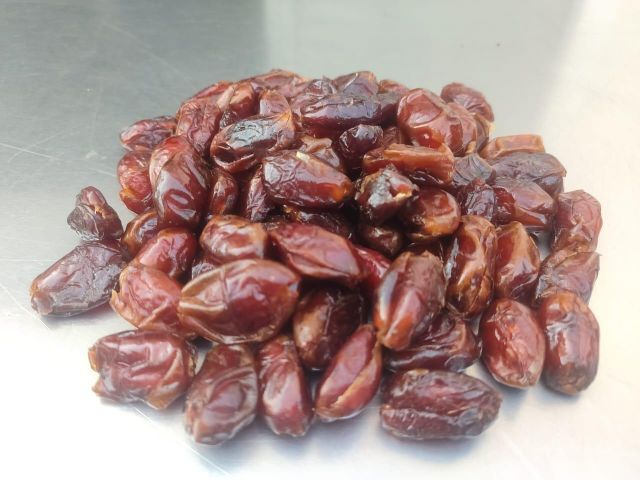 Pakistani Aseel Pitted (Seedless) Dates Organic Yes Variety Aseel Origin Pakistan Max. Moisture (%) 25% Place of Origin Pakistan - Image 4