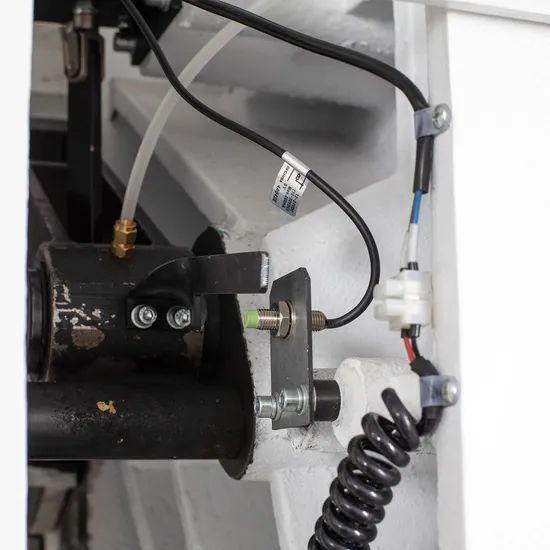 High Speed Intelligent Guillotine Program Control Hydraulic Paper Cutter - Image 4