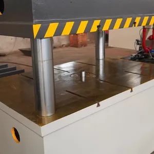 200-Ton Rapid Sheet Metal Stretching Four-Column Hydraulic Press for Hot Forging Machines - Image 3