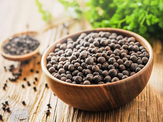 Whole Black Pepper Raw Dried Spice 500g 550g Strong Aroma Perfect For Grinding Fresh Seasoning And Culinary Use - Image 4