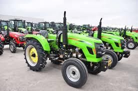 LUYU Factory Directly Supply Wheel Tractor Large Horsepower 4WD 180HP Farm Big Agricultural Tractors With Deep Customization - Image 4
