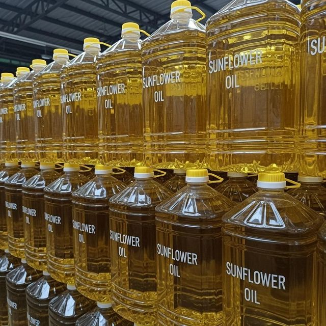 Refined sunflower oil healthy cooking solution suitable for frying baking and bulk supply for global food manufacturers - Image 4