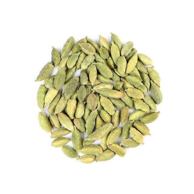 Get green cardamom at wholesale price fresh and aromatic for food production - Image 3