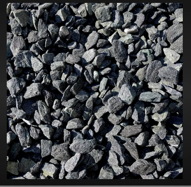 20 mm Black Stone / Gitti, Aggregate Color Grey Size 20 mm Material Granite Aggregate Size 20mm Product Form Aggregate Usage/Application - Image 1