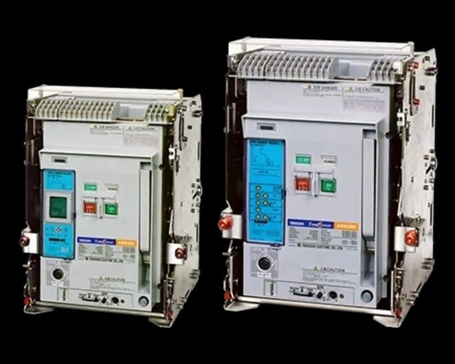 Air Circuit Breaker Acb Phase 3 Phase No.of Poles Four Pole Breaking Capacity 50 kA Model Name/Number Ultra Power - Image 1