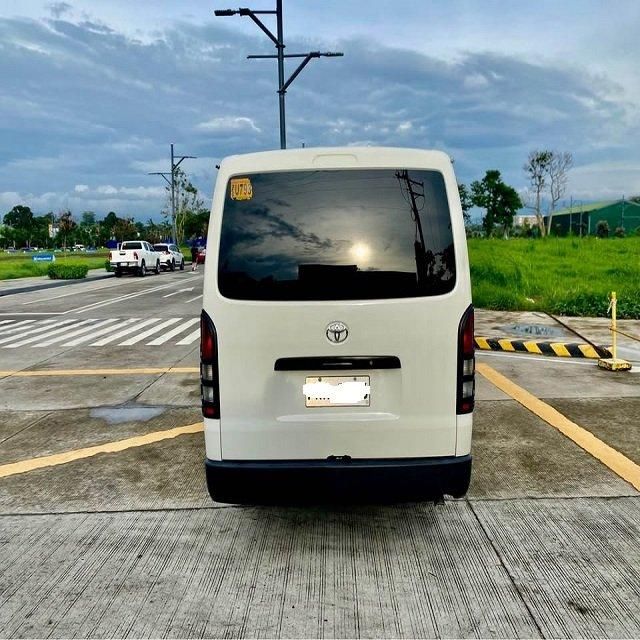 Professional Toyota Hiace Premium Quality Wholesale Price Comfortable Ride Business Ready Commercial Vehicle - Image 1