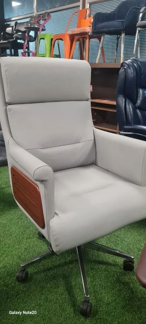 Modular Office Furniture Manufacturer Desk Size 7ft X 3ft Director Chair Count 1 Pc Visitor Chair Count 3 Pcs Sofa Seater Count 3 - Image 3