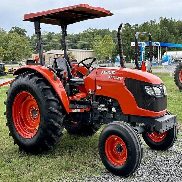 Wholesale Price Offer on Used Wheel Kubota M7040 Tractor 4WD Agricultural Equipment Tractor for Cheap Sales - Image 4