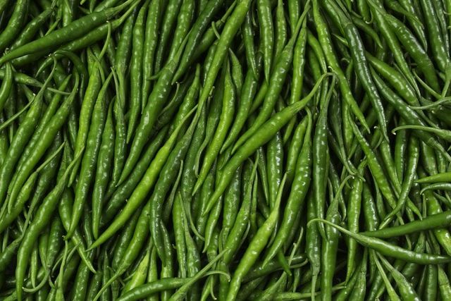 Fresh green chilli - Image 1