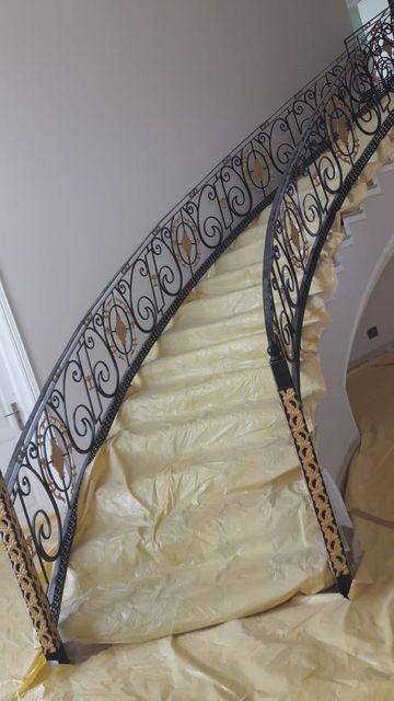 Floral Stairs Mild Steel Railing, For Home Color Black Design Floral Position Stairs Material Mild Steel Usage/Application - Image 1