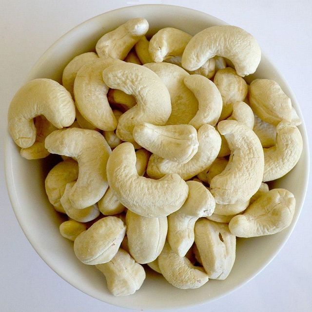 Free Samples Factory-Dried Raw Cashew Nut Kernels WW240 WW320 WW450 Pistachio & Pine Nuts for Food Use -ANNA DO - Image 4