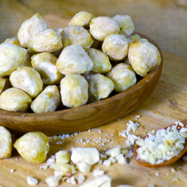 Candlenut Form Nut, Oil Drying Process Sun Drying Grade 100% & 90%(10% split) Place of Origin Sumatra Island Source Plant Aleurites Moluccanus - Image 1